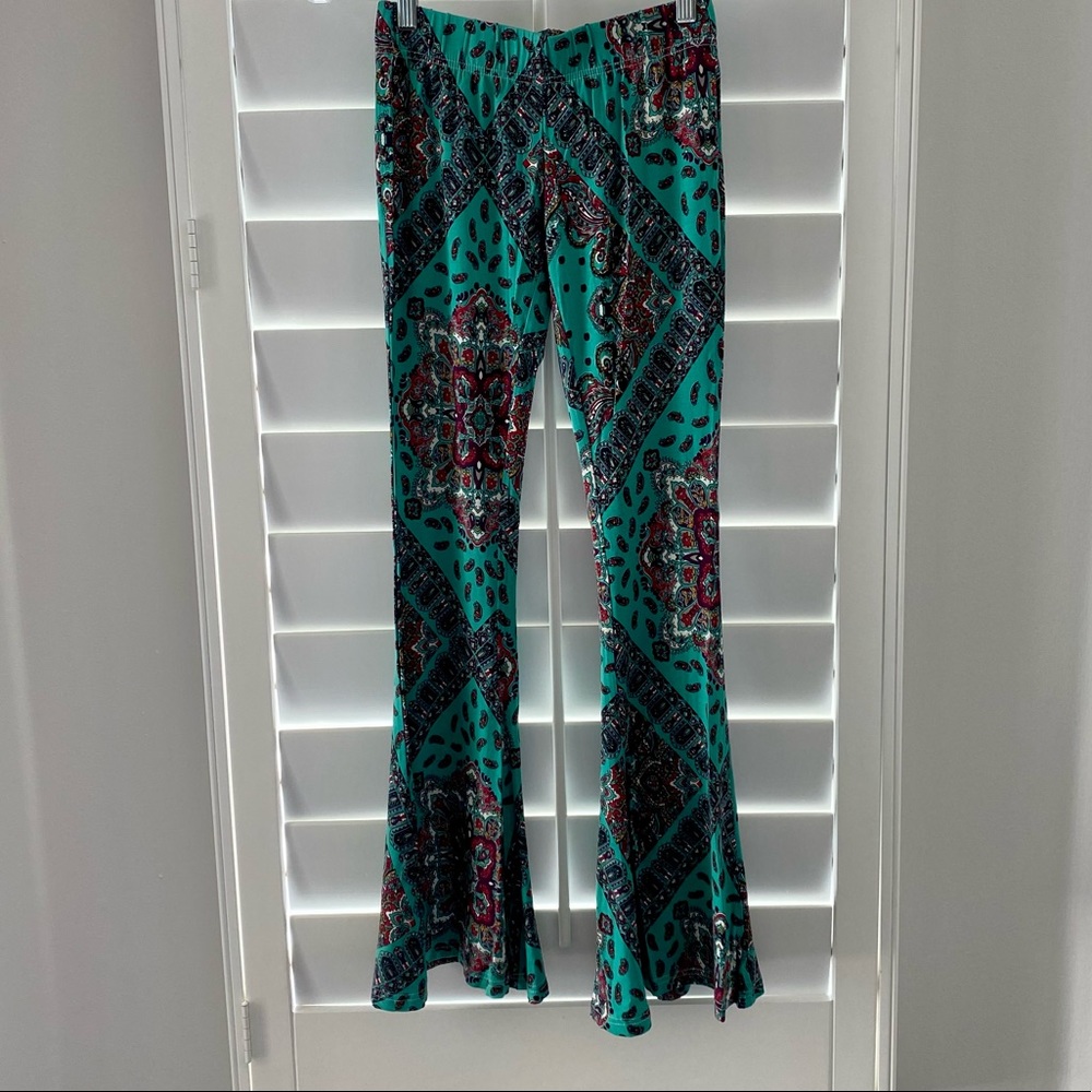 LF (Jaase Flare Pants)